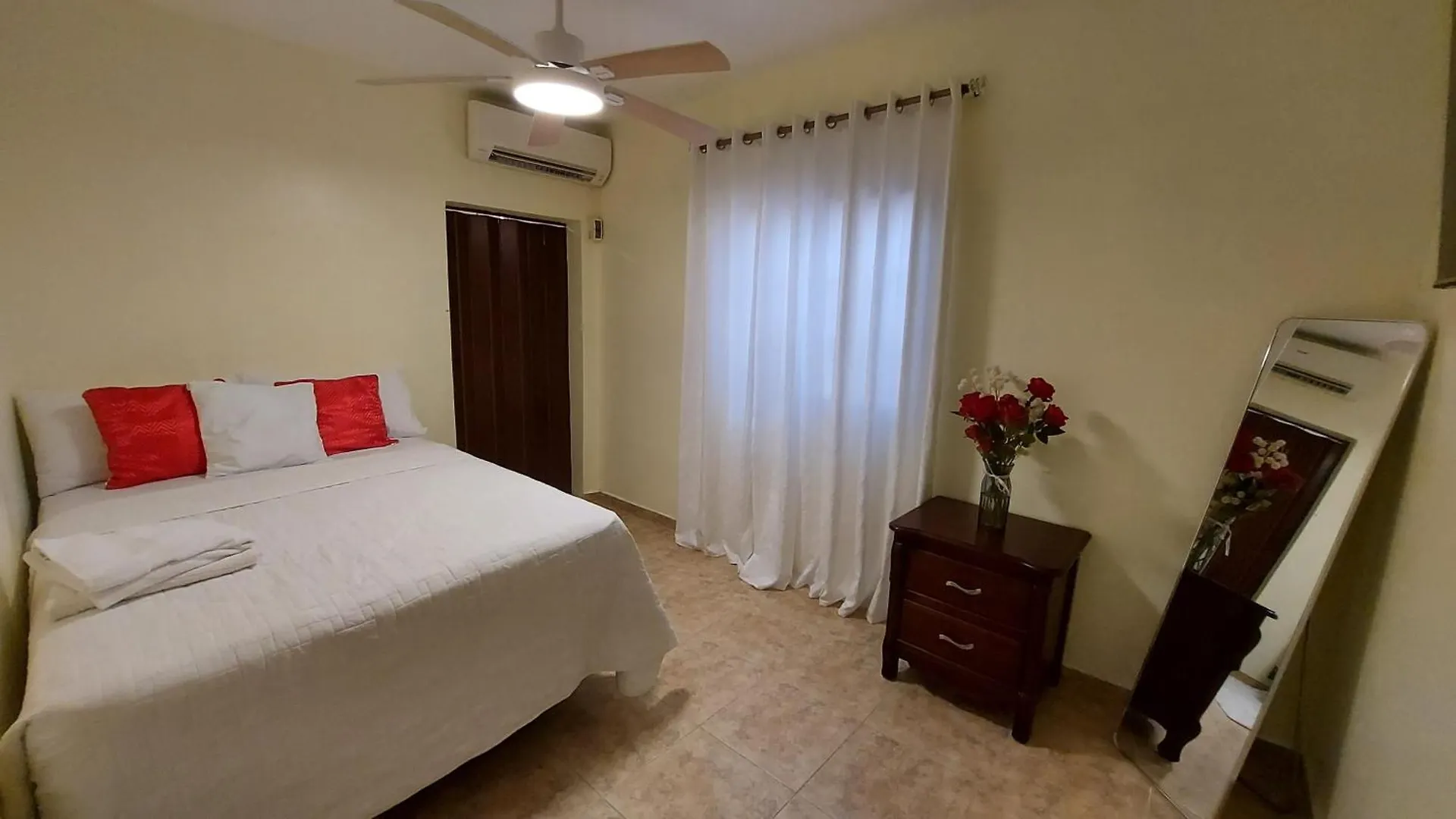 Increible Casa Con Piscina! Villa Santo Domingo 0*,